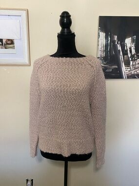 Women's Crew Neck Bouclé Sweater in Dusty Pink
